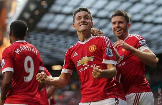 亮眼表现 亮眼表现